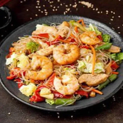 Paste Funcioza cu creveti și carne de pui