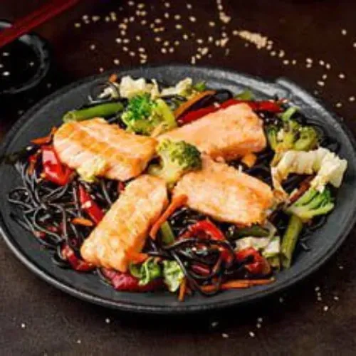 Paste negre cu somon