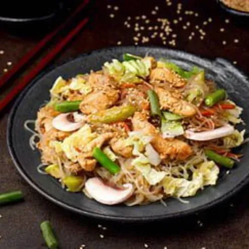 Paste Funcioza cu carne de pui